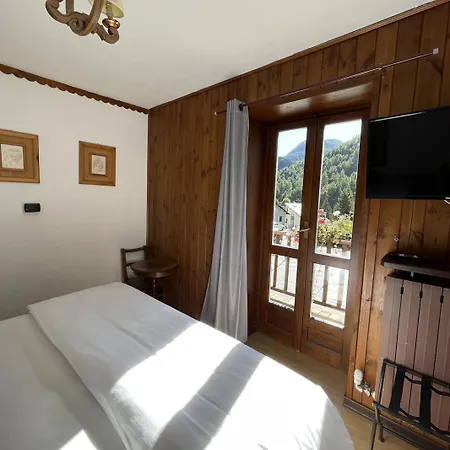 Pian Del Sole Hotel Claviere